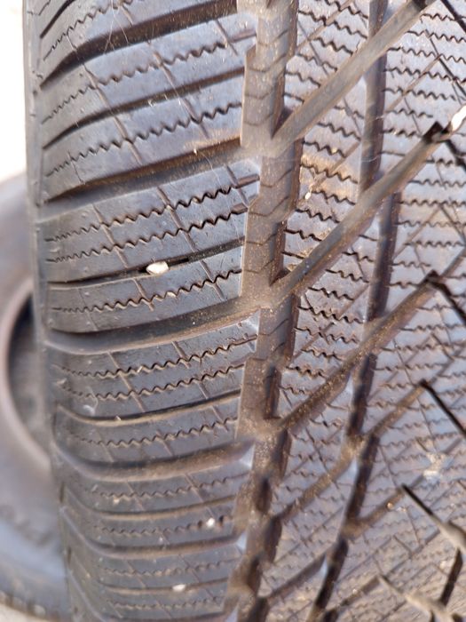 Шини б/у зима 245/70/16
