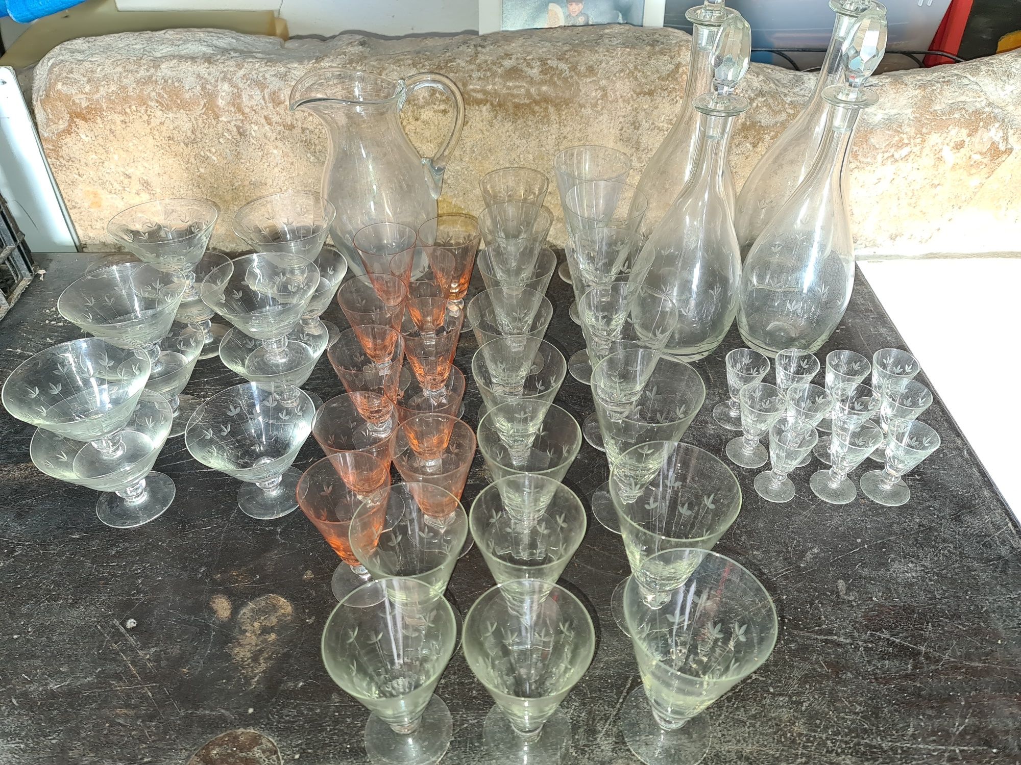 Cristal antigo copos, taças, garrafas, jarro, cálices..