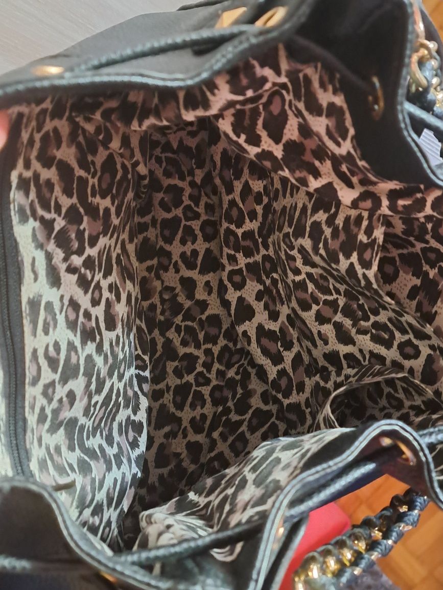 Mala preta de ombro ou tiracolo