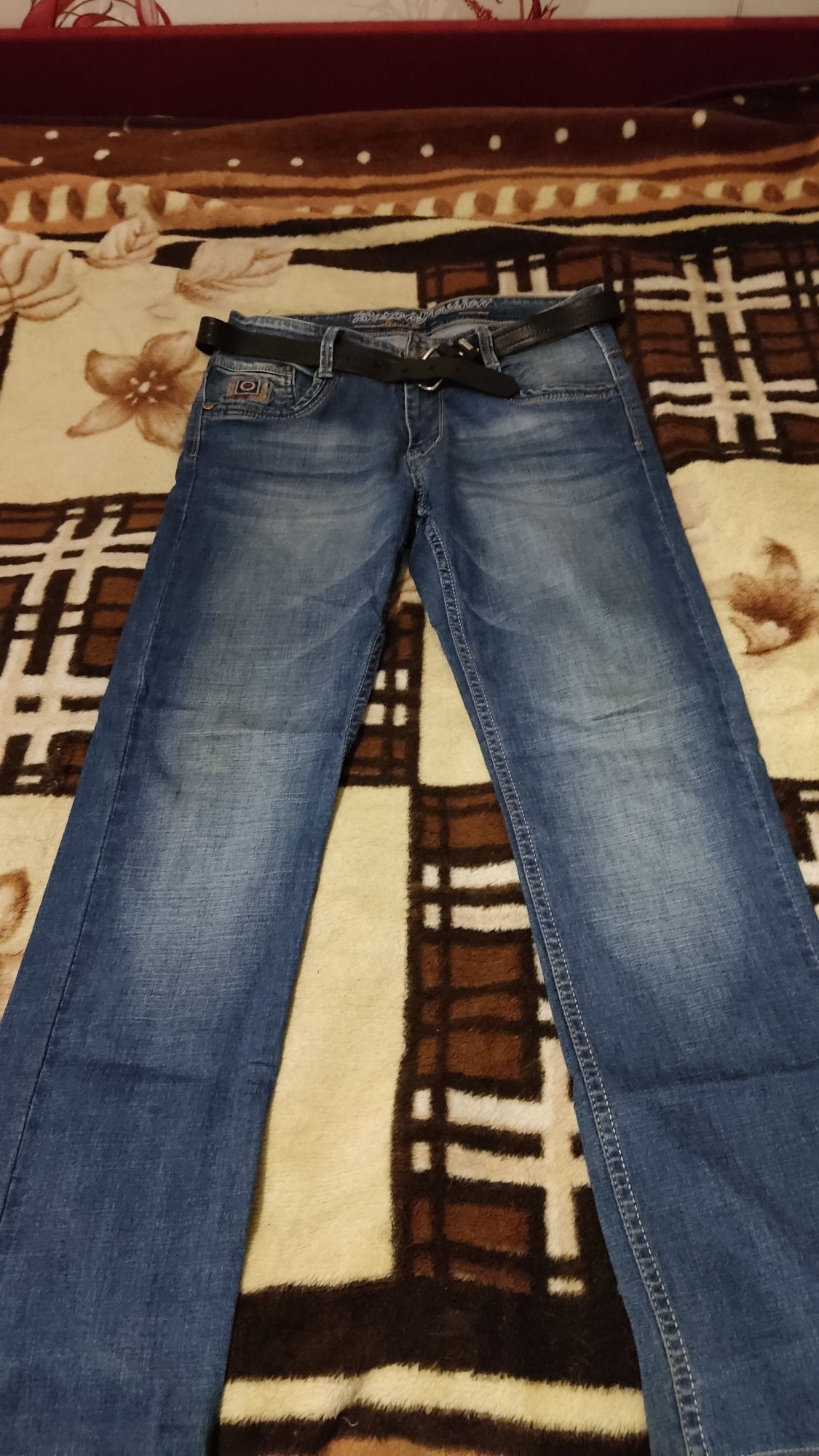 Продам мужск джинсы