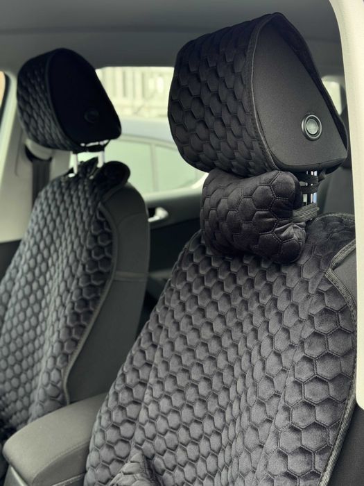 Чехлы в авто, шкіряні чорні. Накидки універсальні, автонакидки в салон