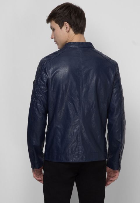 Нова куртка GUESS