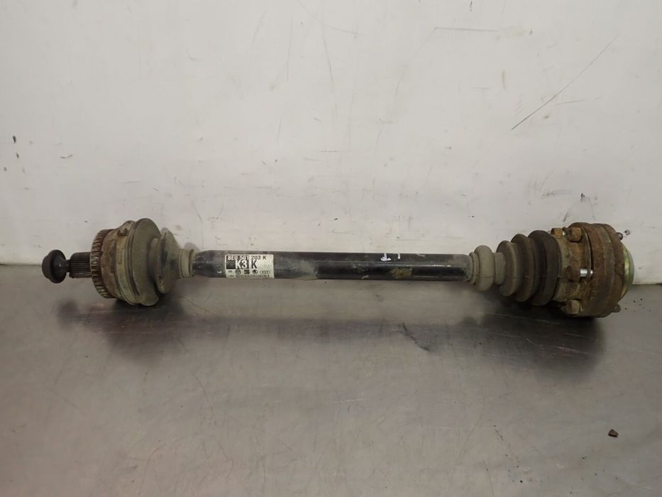 PÓŁOŚ LEWA TYLNA AUDI A4 B6 8E0501203K