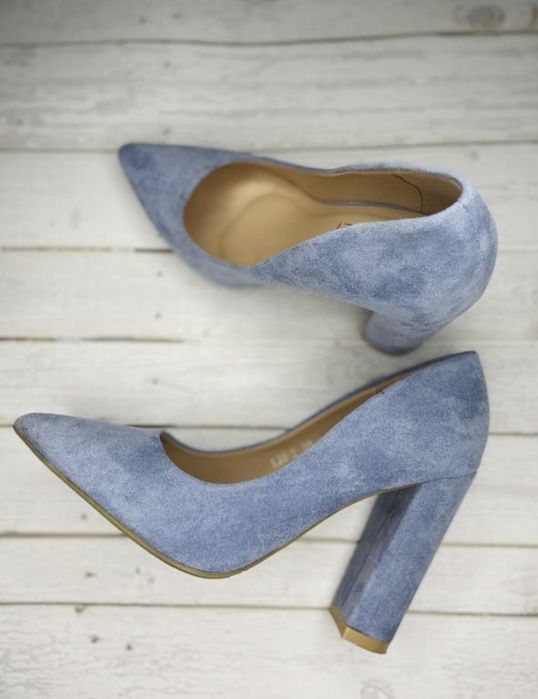 Туфлі на каблуку