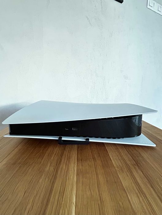 Konsola PS5 Digital Edition z kontrolerem i słuchawkami SONY Pulse 3D