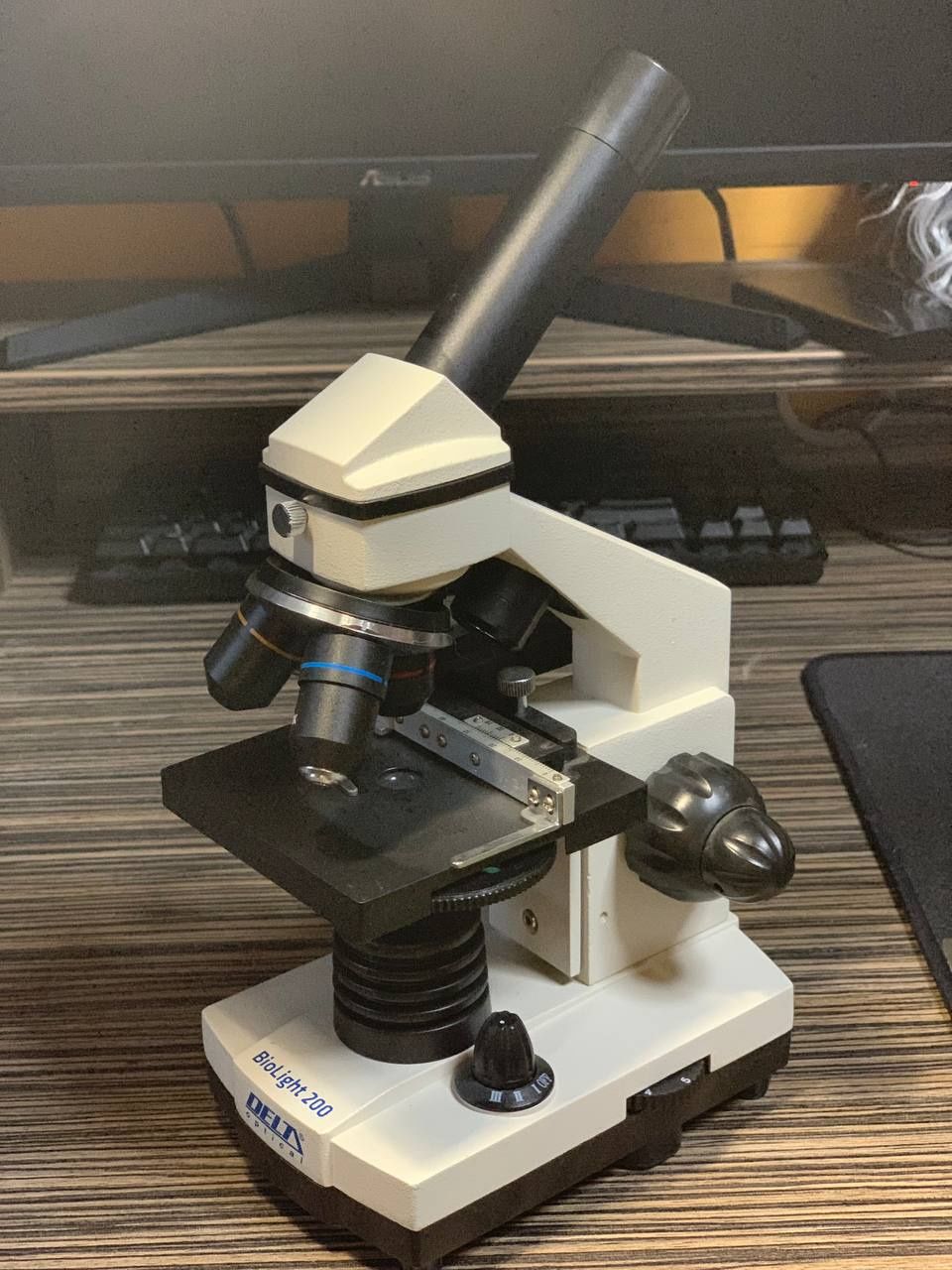 Микроскоп Delta Optikal BioLight 200