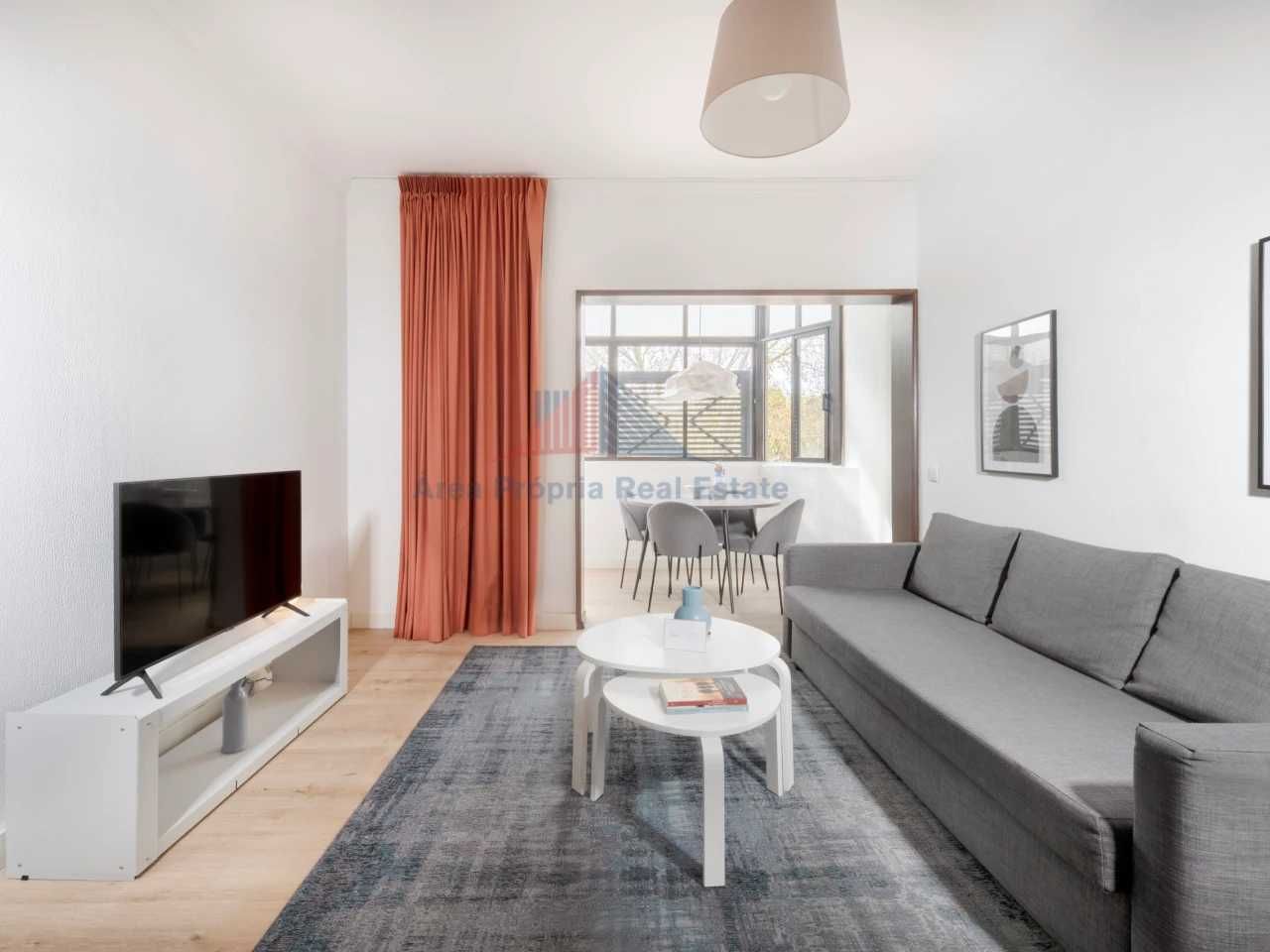 Vende-se Apartamento T2 em Cascais com mobília