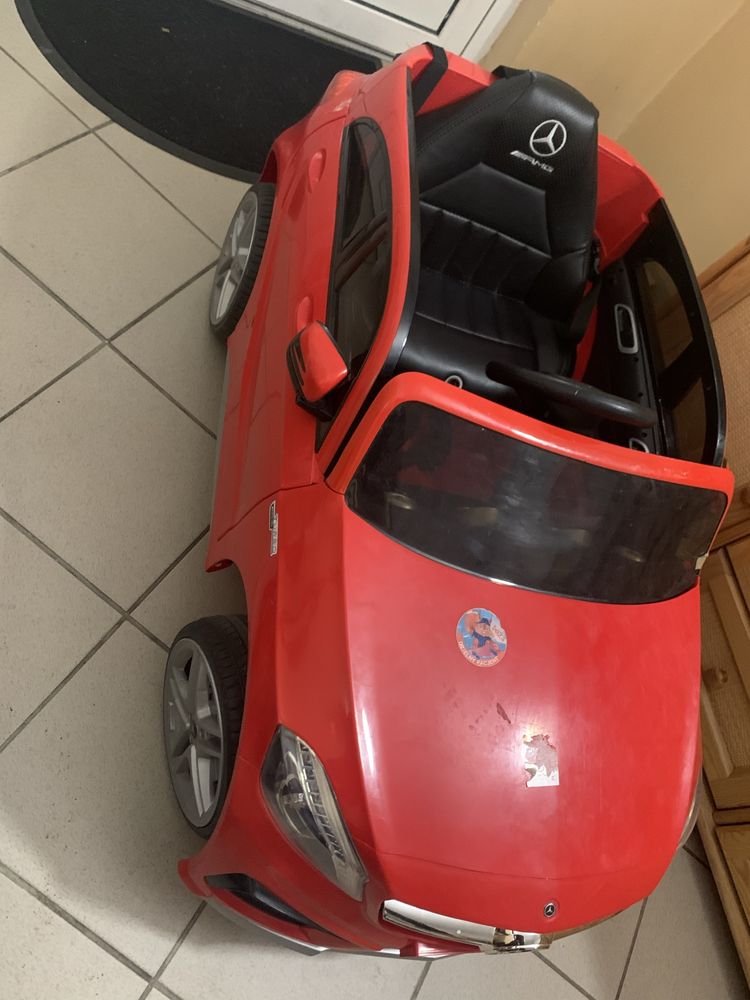 Auto na akumulator marki mercedes , duże