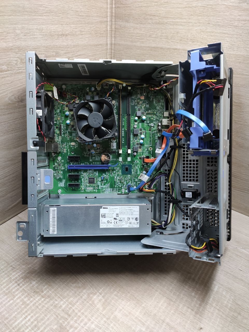 Dell OptiPlex 3040 (intel Pentium G4400/ 8gb ddr3L)
