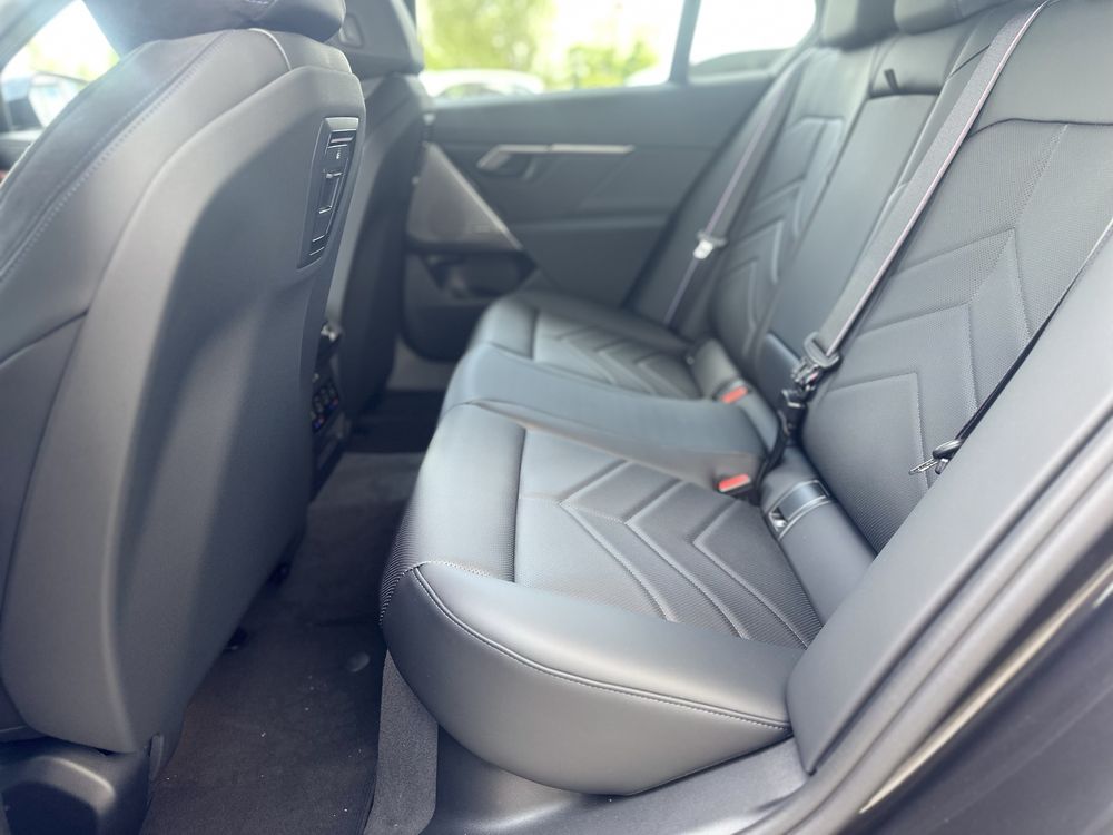 Wynajem BMW Serii 5 350e xDrive