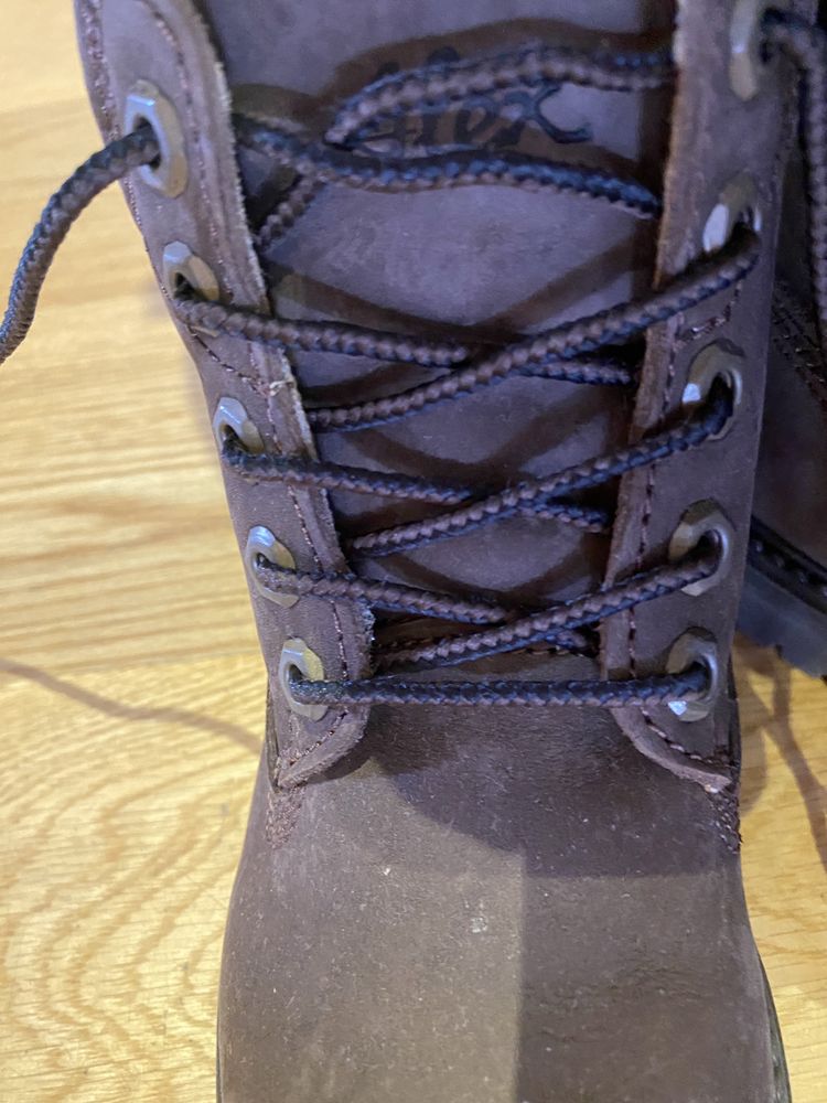 Botas castanhas 34 como novas