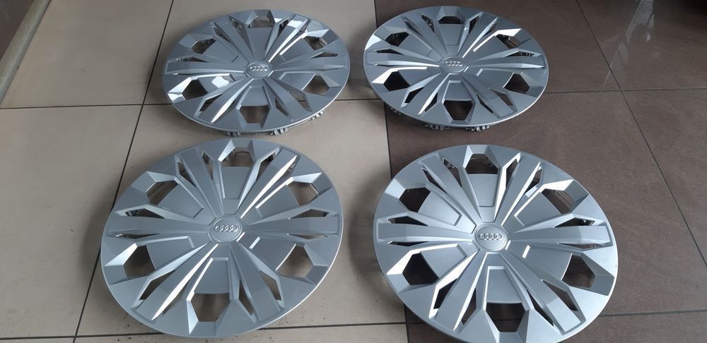 Kołpaki Audi 17" Oryginalne 83A.601.147 komplet ŁADNE Q3 Q2 A3 A4 Q5