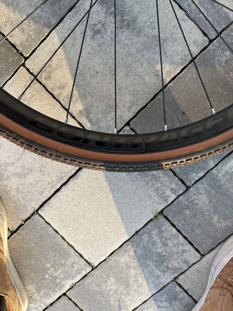 Koła gravel Bontrager Affinity /Pirelli Cinteurato