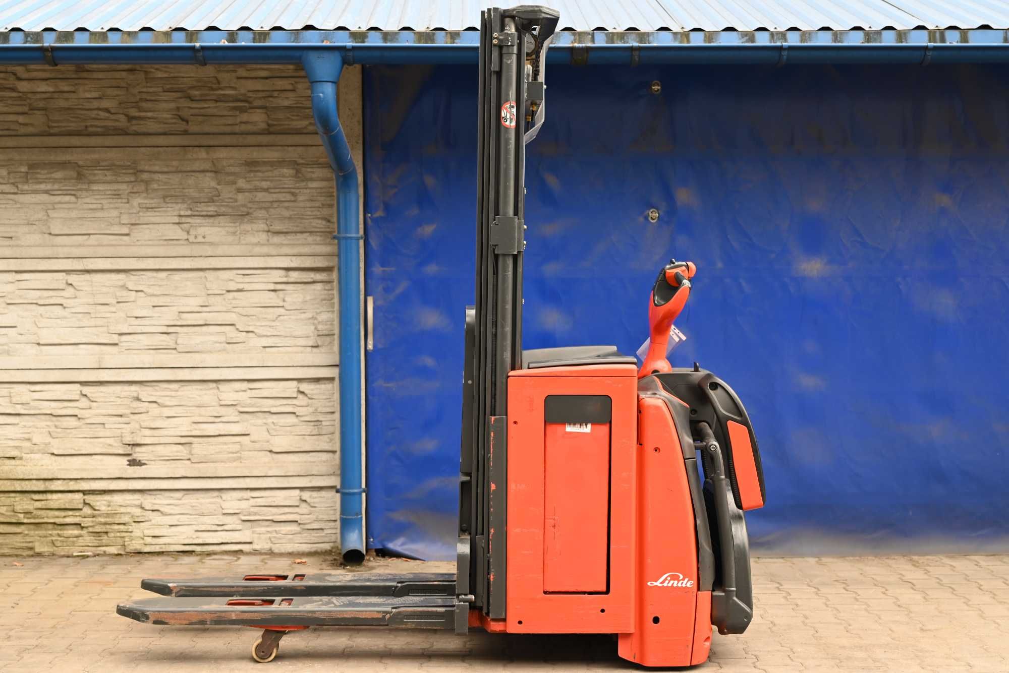 Paleciak elektryczny Linde L16 AP Triplex 470cm 2016rok FHP 316