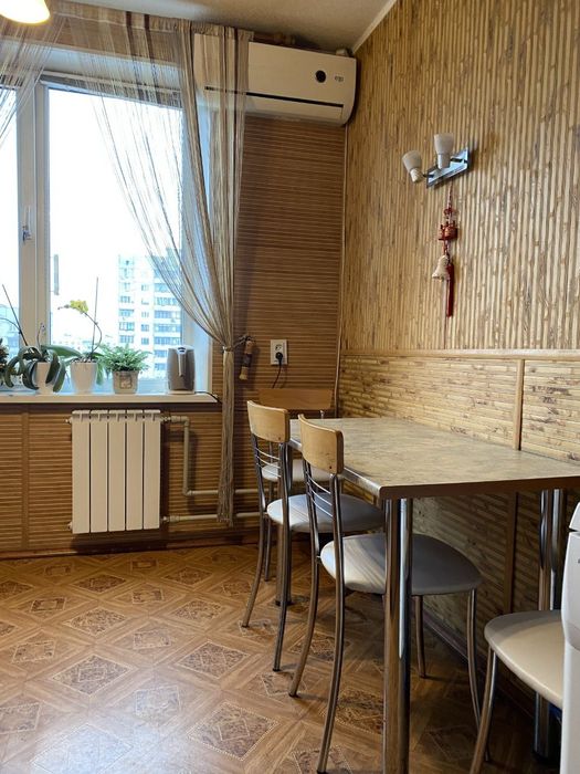 Продам 3х кімнатну квартиру. м. СПОРТИВНА, Колегіум.