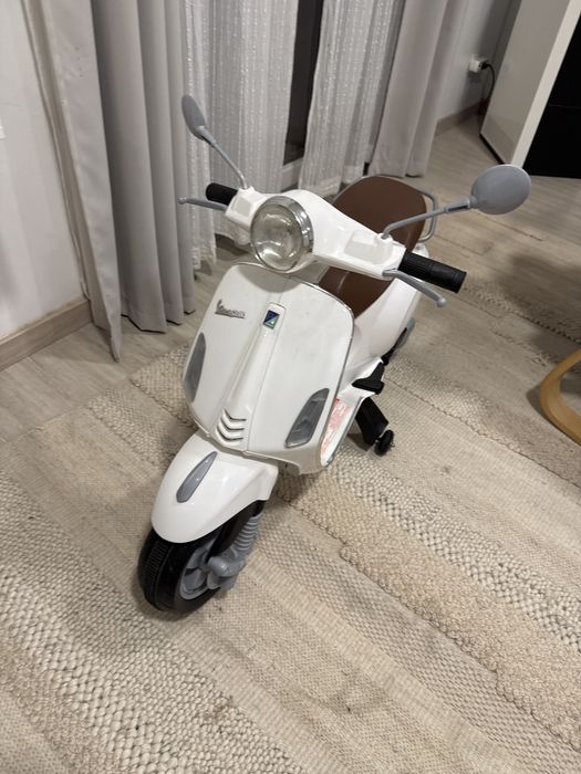 Moto eletrica vespa.