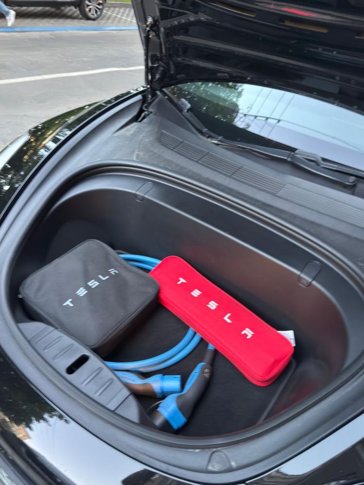 Оренда авто Tesla