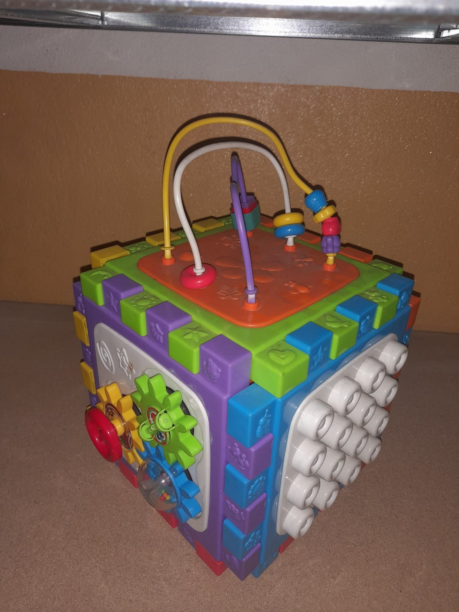 Brinquedo cubo de legos