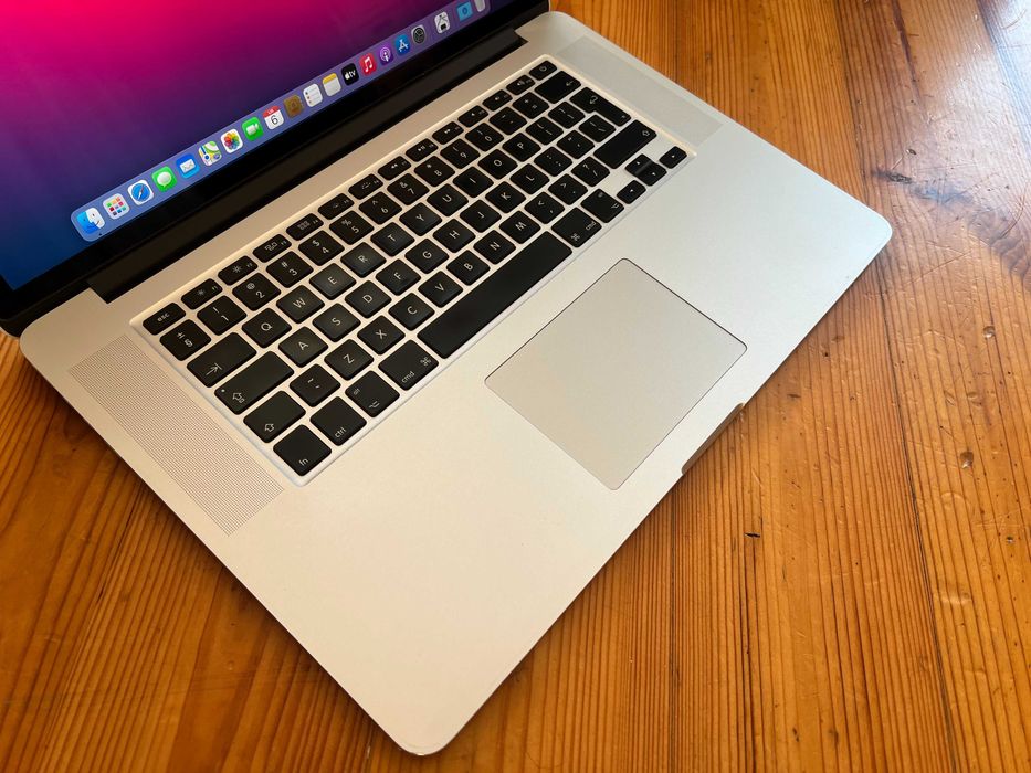 MacBook Pro 15 Retina - Intel i7 Quad Core - 16 GB Ram - 512 SSD