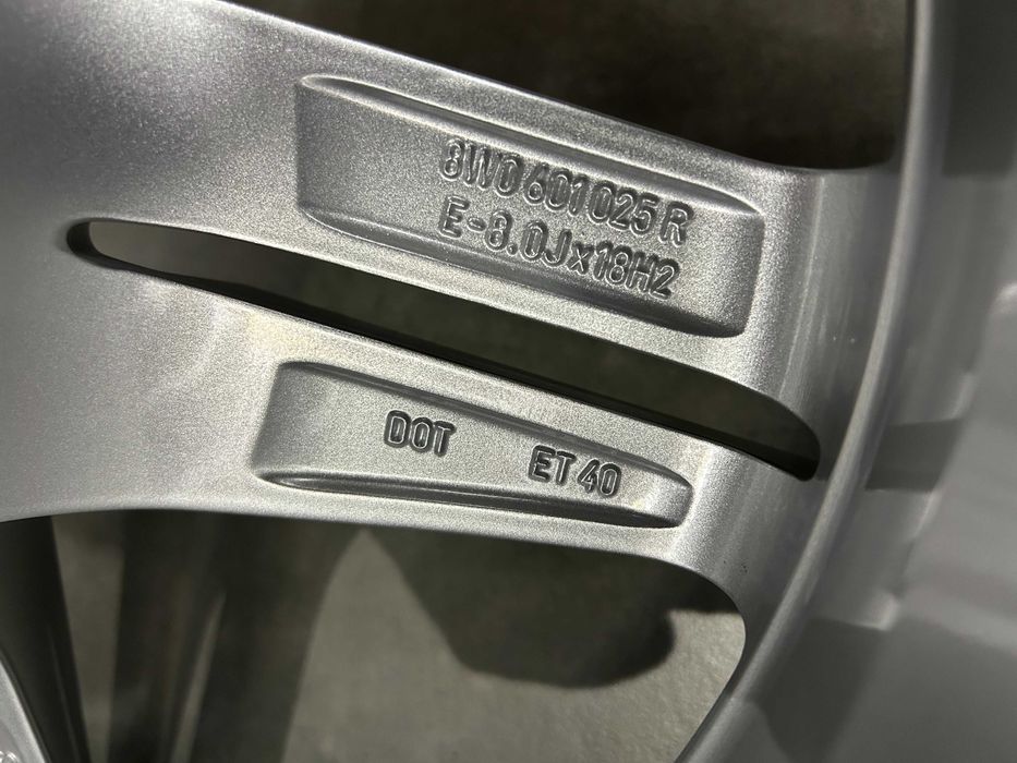 Oryginalne felgi 18 5x112 ET40 Audi A4 B8 B9 A6 C7 C8 Q5 8W0/601025R