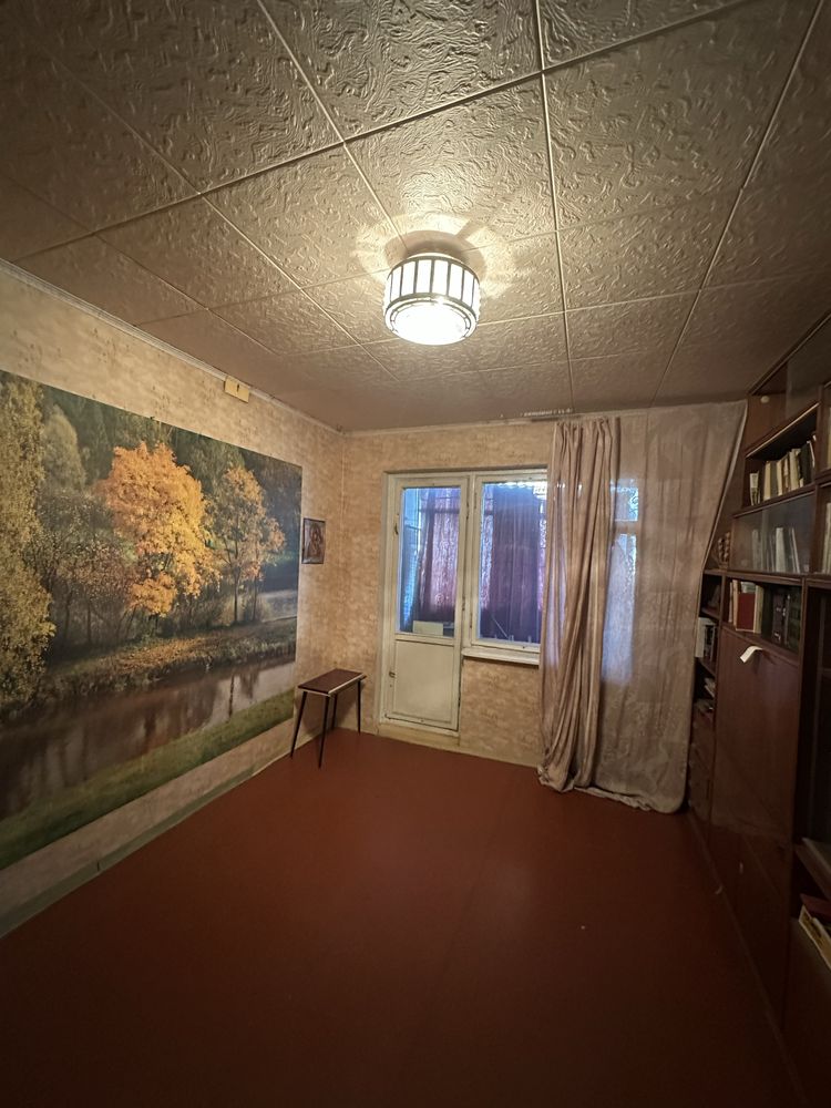 Продам 3к кв м-н Солнечный 13(возле АТБ)