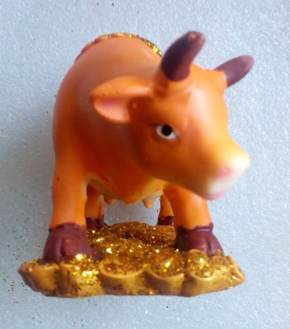 Подарочный сувенир "Копилка Коровка" настольного типа в упаковке новый