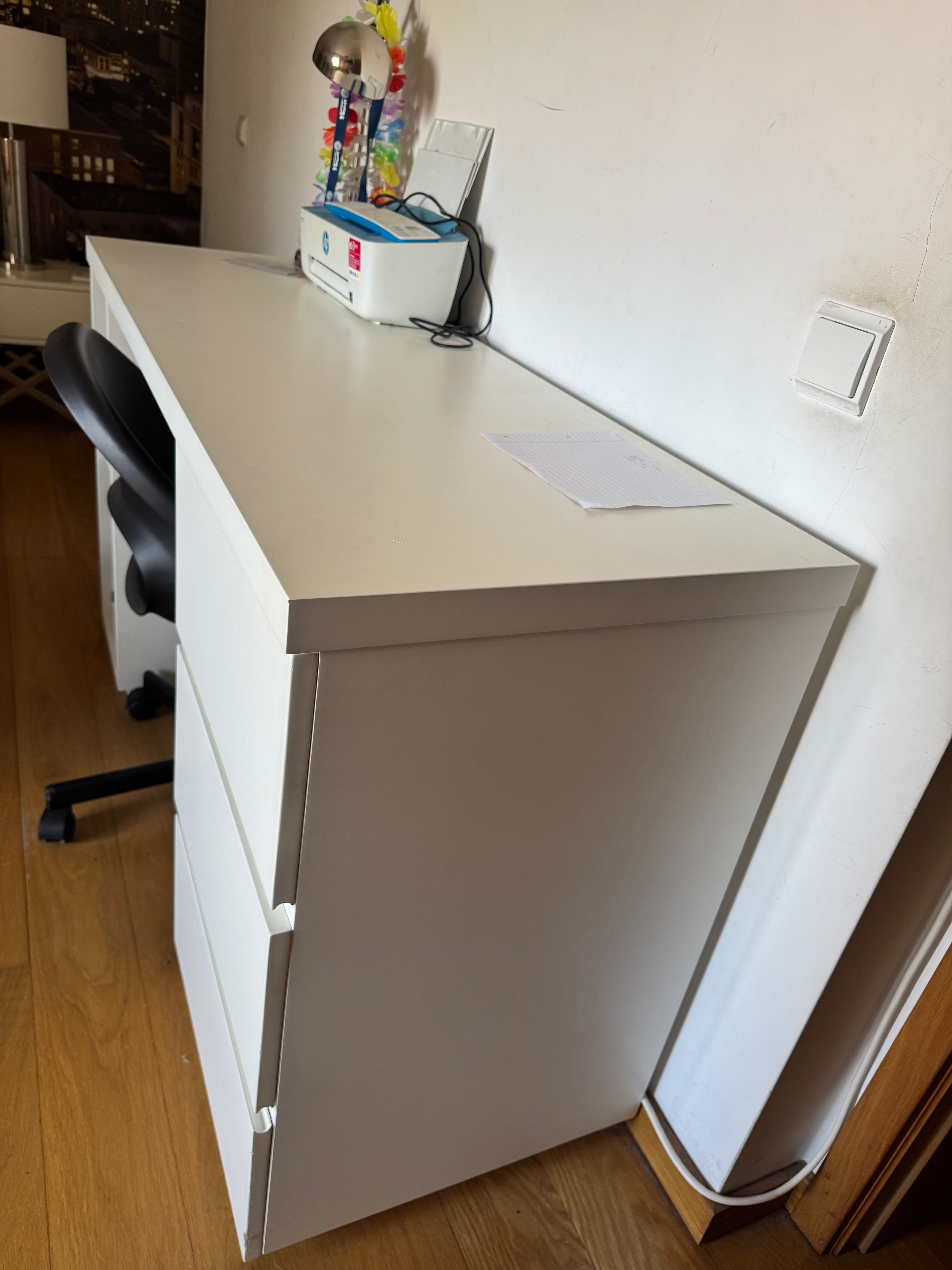Secretaria com arrumação
