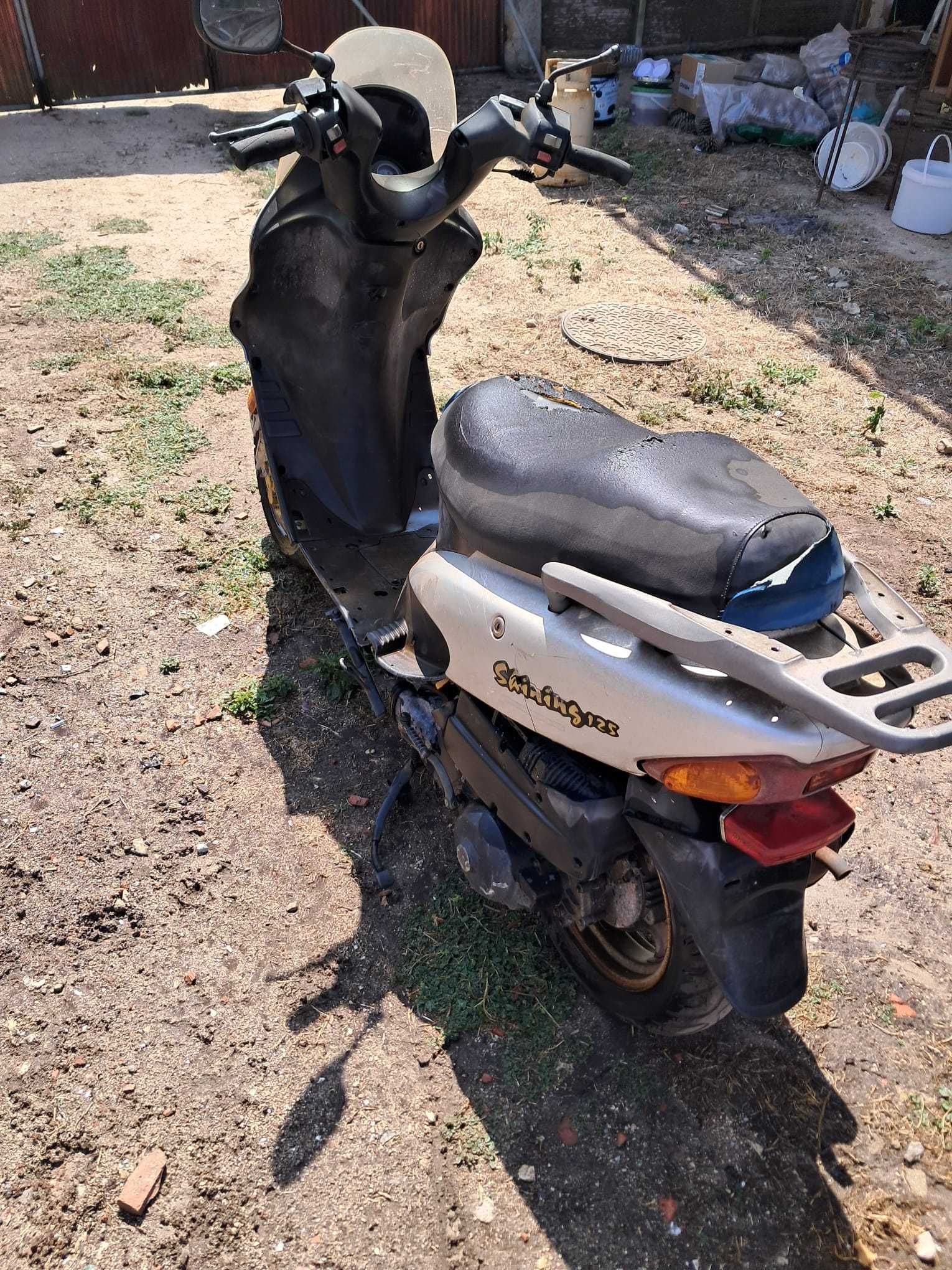 Mota 125 a trabalhar