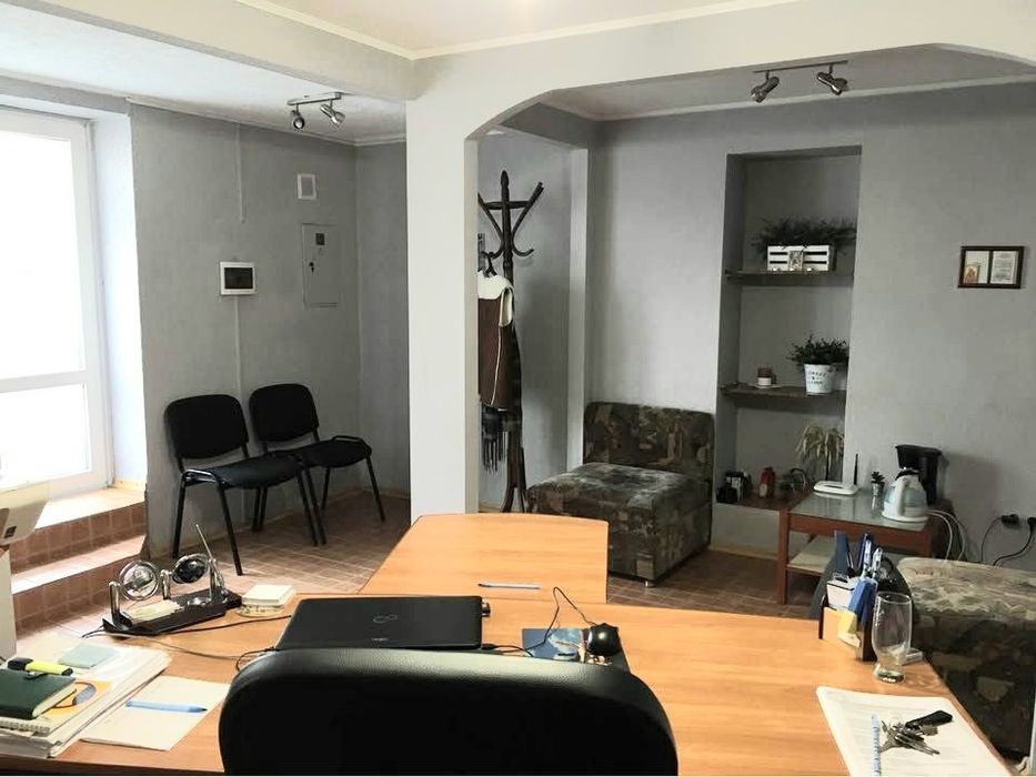 Терміново комерційне приміщення в центрі 1п. 22 кв.м.