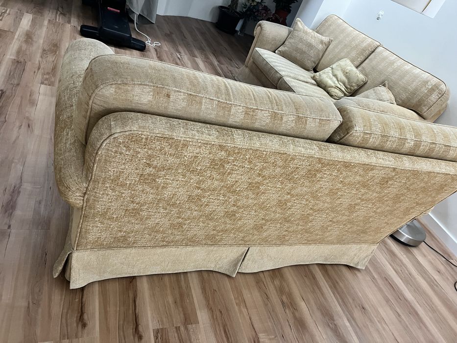 Sofá  de 3 pessoas dourado