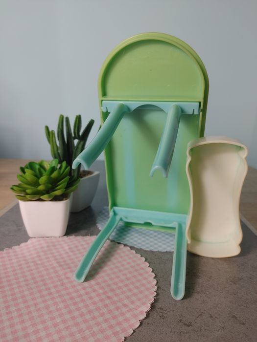 Stół lustro meble mebelki lalki Barbie Odetta pałac Jezioro łabędzie