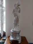 Figuralna lampa salonowa