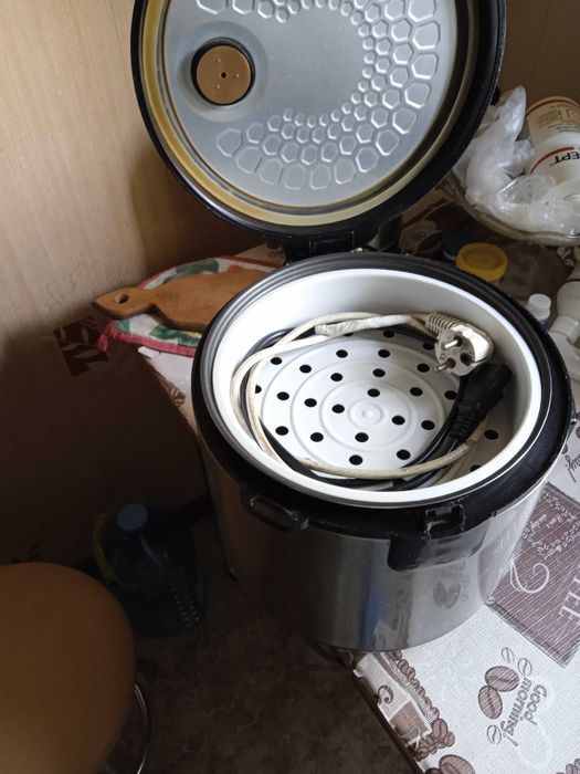 мультиварка   б.у в  отличном состоянии