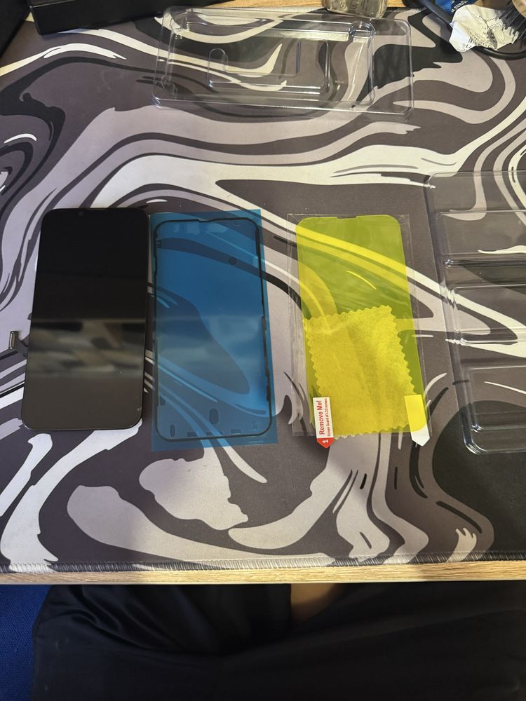 Екран для iphone 14