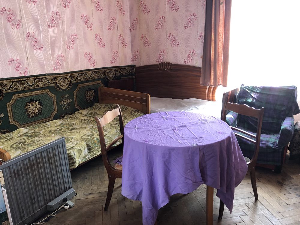 1-кімн., Соборна площа (без ванни, спільний туалет)
