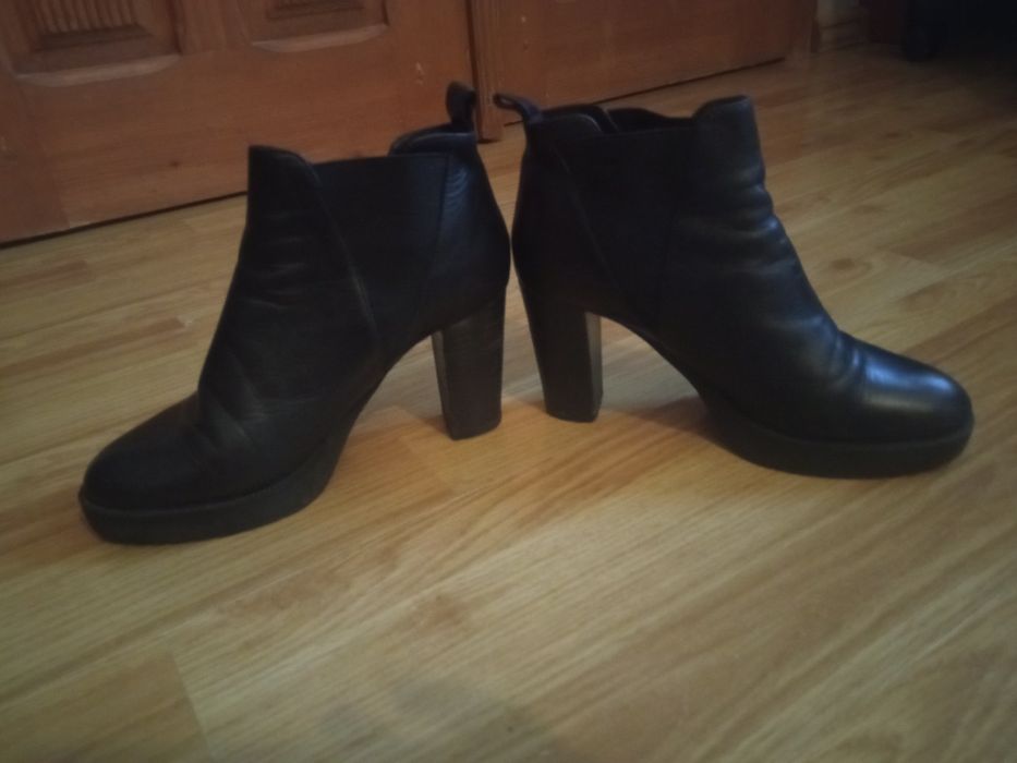 Ботінки жіночі шкіряні