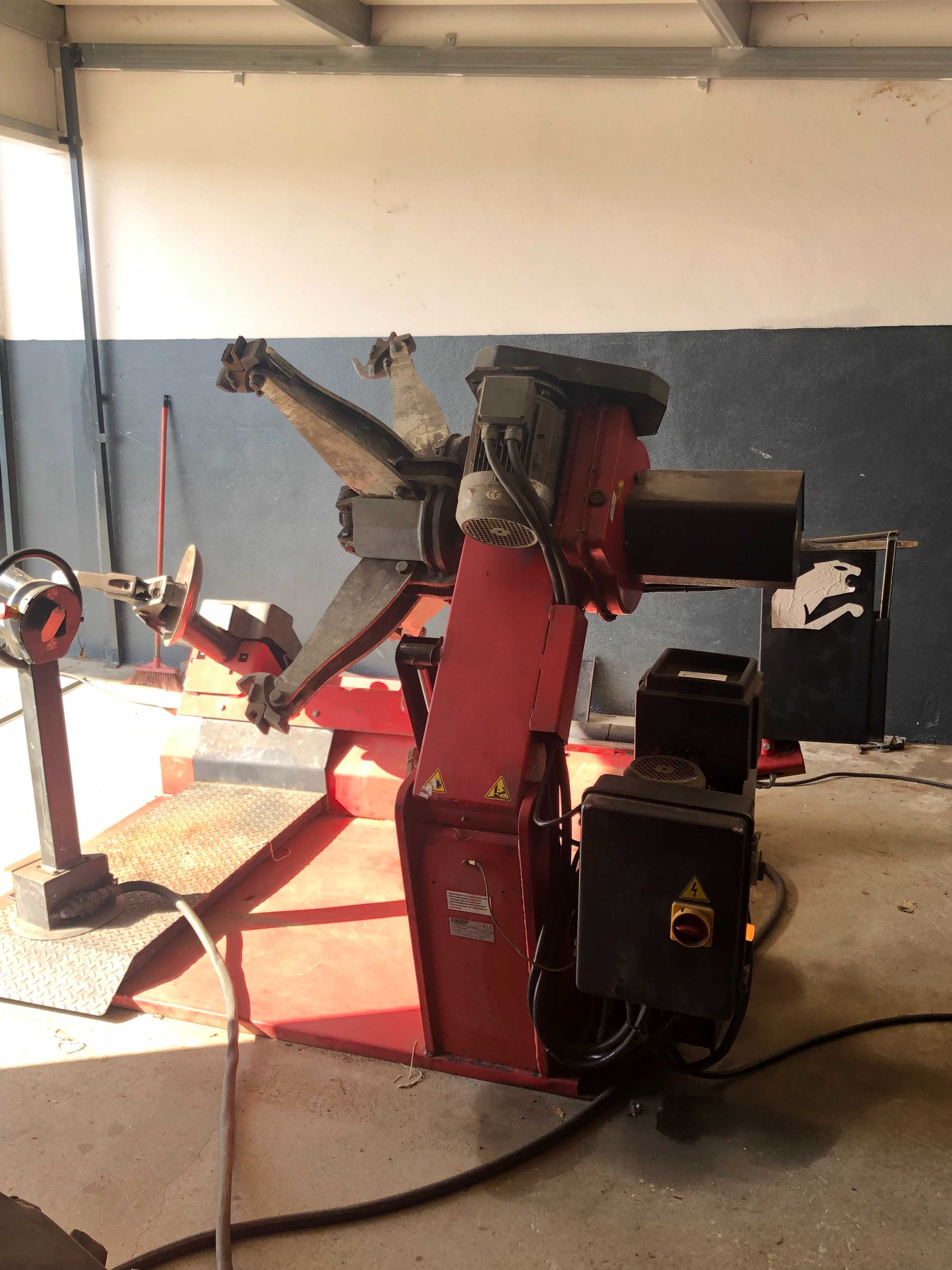 Máquina de desmontar pneus pesados Fasep
