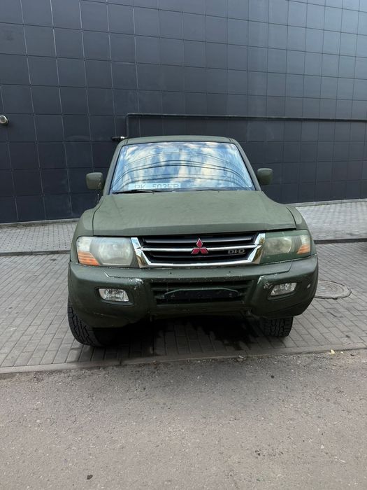Міцубісі паджеро вагон GLS 3..2 DID