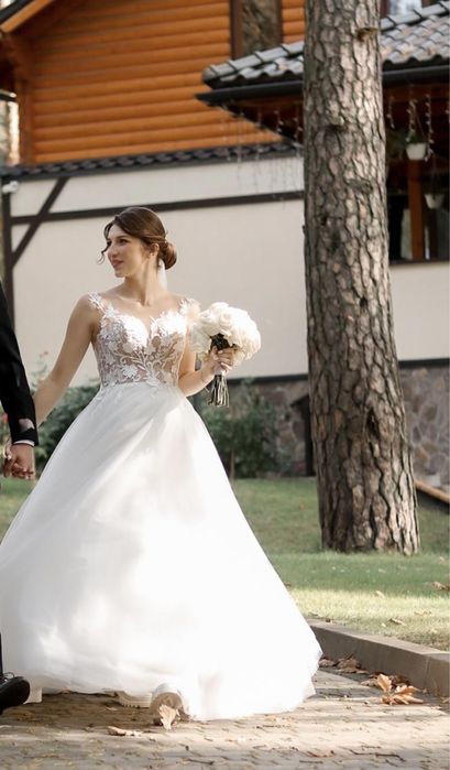 Весільне плаття дуже красиве