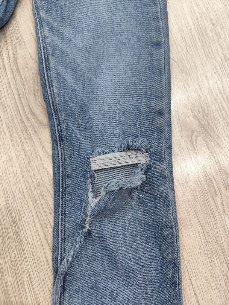 Spodnie jeans Zara 34 wąskie obcisłe z rozdarciem