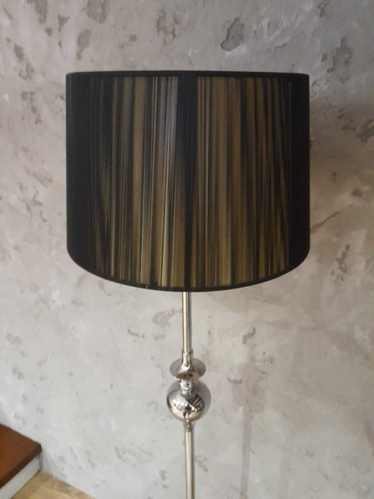 Lampa stojąca salon