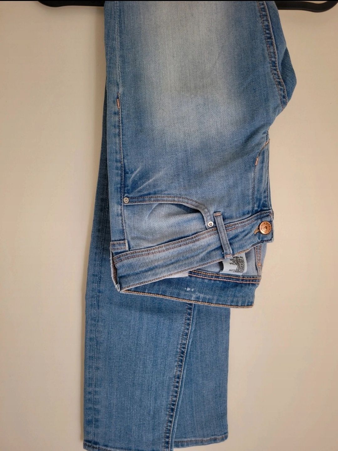 Jasnoniebieskie jeansy H&M W29 L32