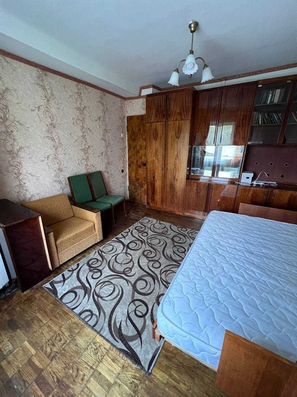Продаж 2-кімнатної метро Лісова, вул.В.Іваниса (Матеюка)