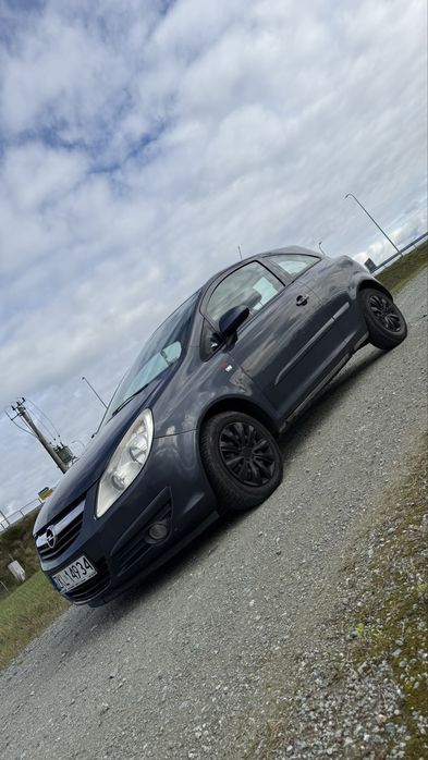 Opel Corsa D 1.2 benzyna 80 koni klima tempomat centralny zamek