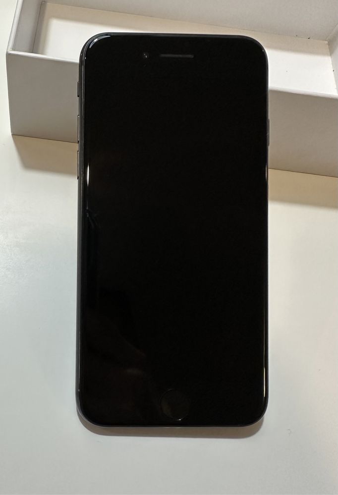 Iphone 8 ( 64 GB)