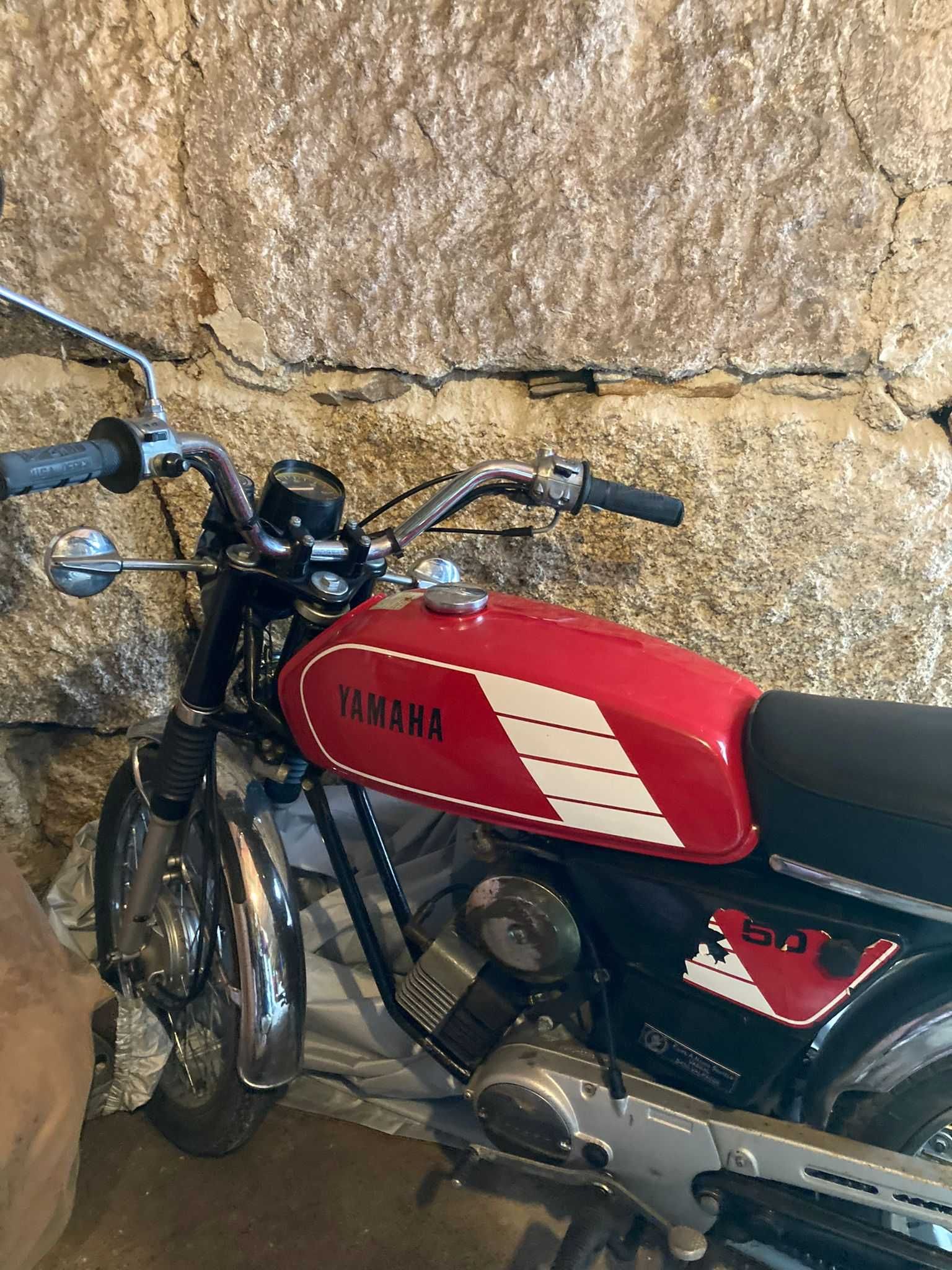 mota yamaha RD50