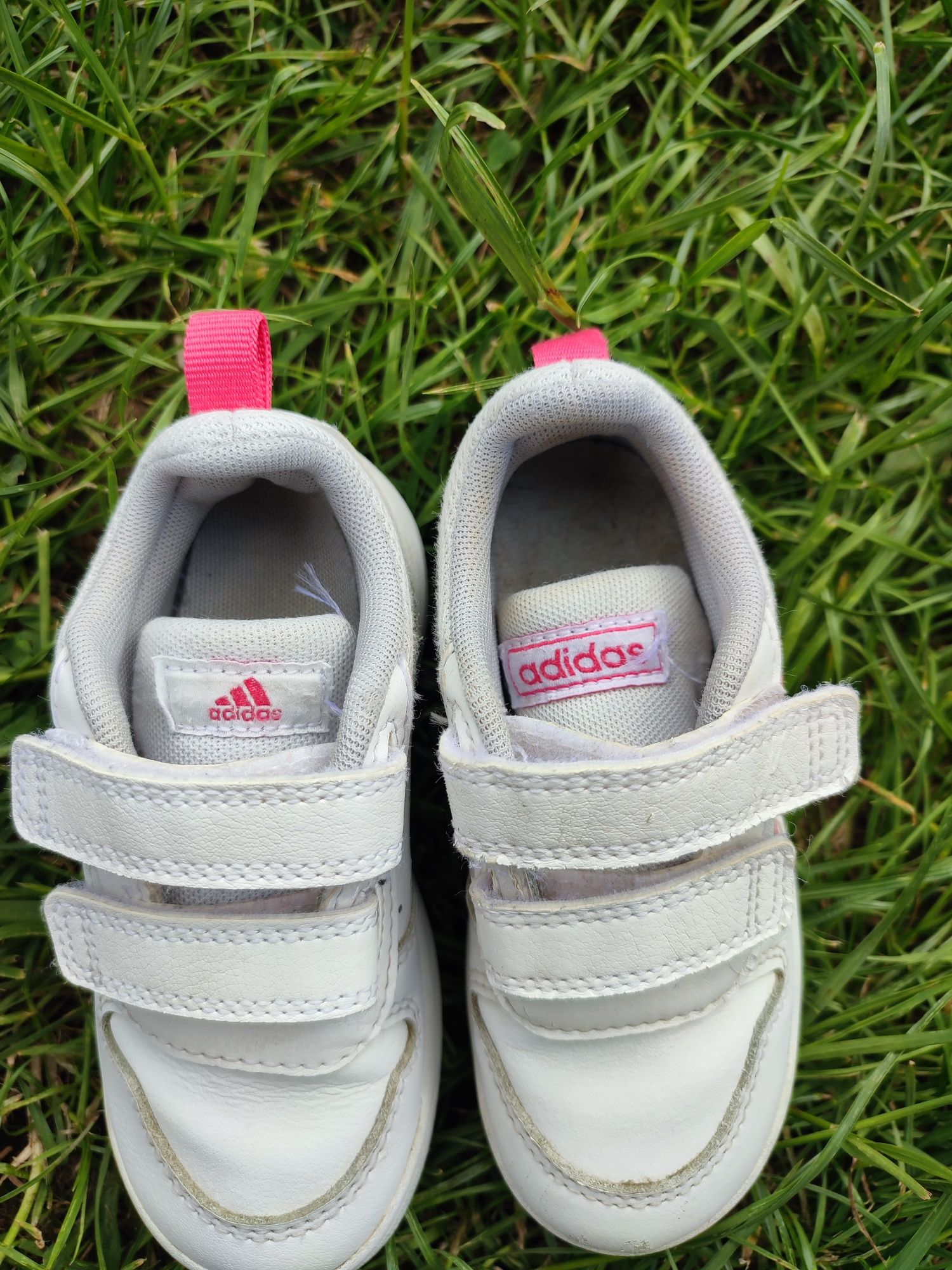 Adidasy 24 buty na rzepy