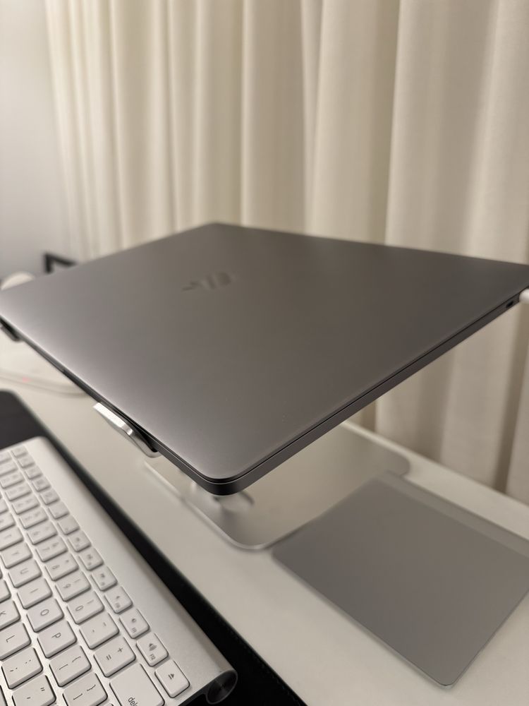 Macbook Pro i9 [15 cali, 2019] 16gb RAM, 512 SSD