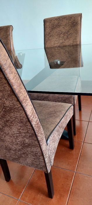 Cadeiras novas elegantes e de qualidade