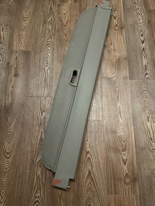 шторка багажника на BMW X5 E70 оригинал (серая)